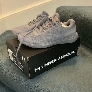 Under Armour | Surge Sneakers Size 5.5